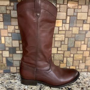Frye boots pull-on style